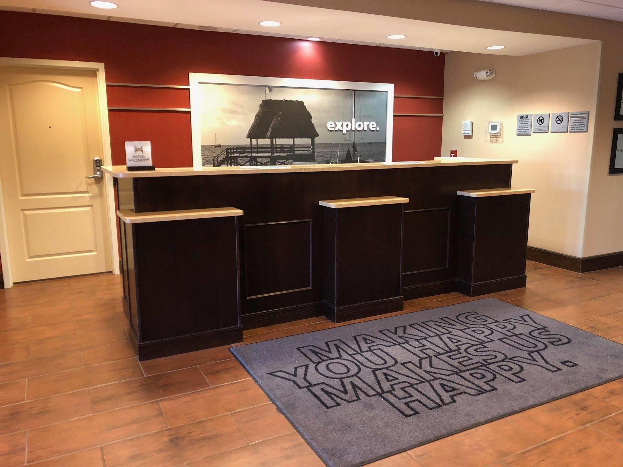 Hampton Inn Milford Exterior foto