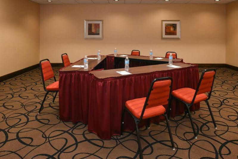 Hampton Inn Milford Exterior foto